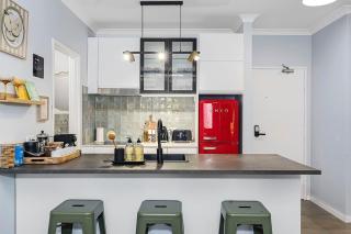 OPTUS Stadium 2BR CBD Apartment with FREE Parking - 8
