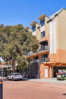 OPTUS Stadium 2BR CBD Apartment with FREE Parking - 7