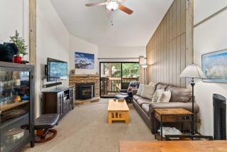 Escape to The Summit Pool & HT Next Door - 4
