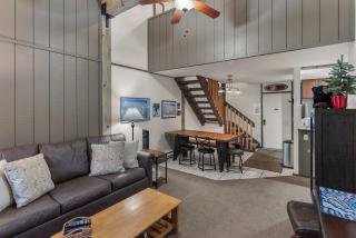 Escape to The Summit Pool & HT Next Door - 2