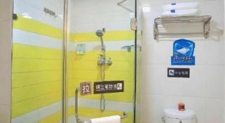 7Days Inn Tianjin Dongli Development Zone Light Railway Station - 1