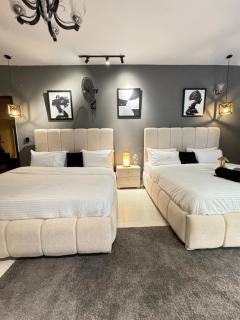 The Nova Loft , Luxe 2BHK , Game Room , 12 Guests - 9