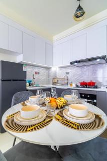 Marente Heights Luxury 1 Bedroom Misty Springs JW Marriott Sarit Centre - Nairobi - 3