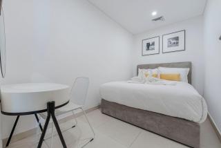 Hot Spot 2BR w Pool Sauna Opp Circle Mall - 7