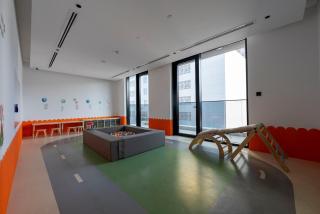 Hot Spot 2BR w Pool Sauna Opp Circle Mall - 2