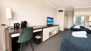 Level 10 Ocean View Suite with 2 Beds - 7