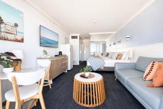L13 Ocean View King Suite - 6