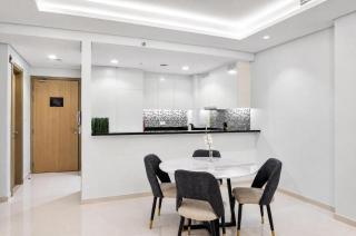 ALiving Luxury and Cozy 2BR with Infinity Pool I Near Dubai Mall & Burj Khalifa I Paramount Hotel Midtown - 3