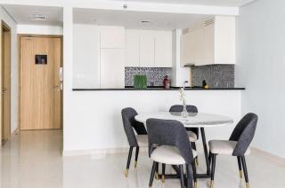 ALiving Luxury and Cozy 2BR with Infinity Pool I Near Dubai Mall & Burj Khalifa I Paramount Hotel Midtown - 5