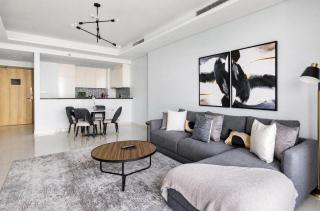ALiving Luxury and Cozy 2BR with Infinity Pool I Near Dubai Mall & Burj Khalifa I Paramount Hotel Midtown - 5