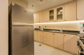 Spacious 2BR Sea-View Retreat in RAK - 4