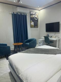 K & S Luxury Hotel - 2