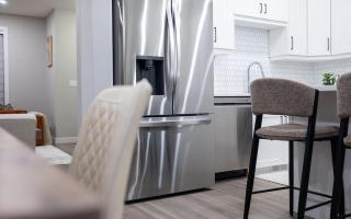 Hebron Place- Elegant 3-Bedroom Stay for 6 - 2
