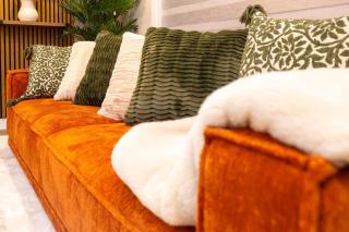 Hebron Place- Elegant 3-Bedroom Stay for 6 - 7