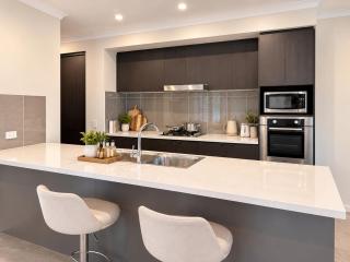 Home Away from Home in Coomera & Pet Friendly & New furnished - 4