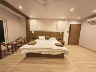 Hotel Saavi River Front Kinara Cafe - 8