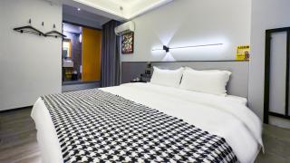 Banana Fun Residence (Guangzhou Zhujiang New Town Wuyangcun Metro Station Branch) - 4
