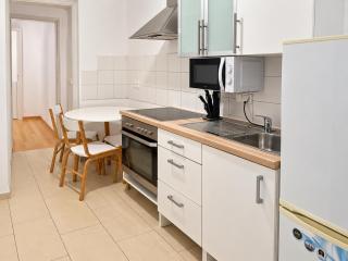 Comfortable 3-Bedroom Apartment for Extended Stays - 4