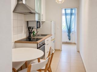Comfortable 3-Bedroom Apartment for Extended Stays - 3