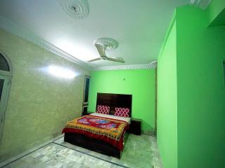 Decent Inn Guest House - 4