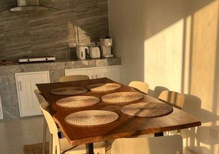 Tropical 2-bedroom villa with pool - 4