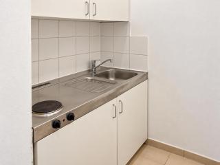 Long-Stay 2BR Apartment Near Westbahnhof - 9