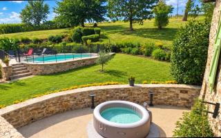 Villa spacieuse avec piscine à Bas-Ségala - 8