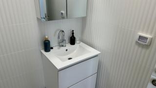 Modern Apartment in Haifa with a Balcony - 3