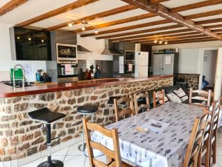 Grande maison conviviale à Flamanville avec jardin clos - 7