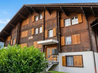 Bright Apartment with Balcony in Zweisimmen 100 m² - 2