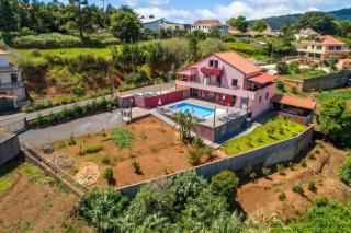 Spacious House with Pool in Prazeres - 4