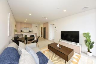 Central Christchurch Apartment With Balcony - 9