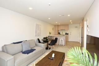 Central Christchurch Apartment With Balcony - 8