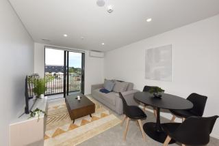 Central Christchurch Apartment With Balcony - 7