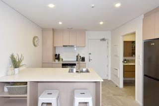 Central Christchurch Apartment With Balcony - 6