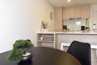 Central Christchurch Apartment With Balcony - 3