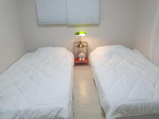 New open sale Haebangchon stay Itaewon Myeongdong Hongdae Insadong Gyeongbokgung palace - 7