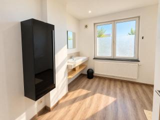 6 Bedroom House near Charleroi Ideal for Teams - Charleroi - 3