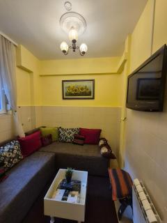 Authentic Belgrade Centre - Apartment #1, 5 Bedrooms, 3 full Bathrooms - 3