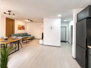 Bright & Quiet Mountain Brasov - private parking - 3