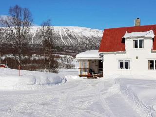 6 person holiday home in Storsteinnes - 2