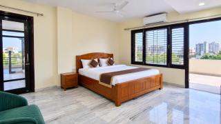 Hotel Saviour Inn - 4