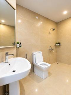 Hotel Saviour Inn - 3