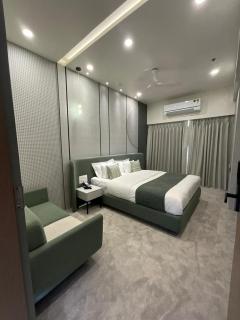 The Big 4 Hotels & Restaurant - 1