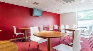 Travelodge Camberley - 7
