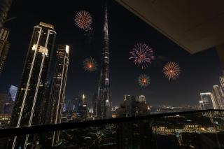 Full Burj & Fountain Views 4BR Top Floor Penthouse - Dubai - 2