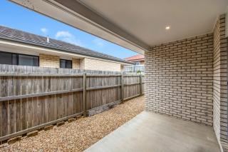 Entire 2 bedroom duplex close to theme parks - 4