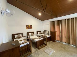 The Lake Round Guest House - Kandy - 8