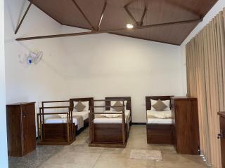 The Lake Round Guest House - Kandy - 6