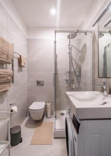 Fast Wi-Fi, Top location, Cable TV - by Innorental - 9